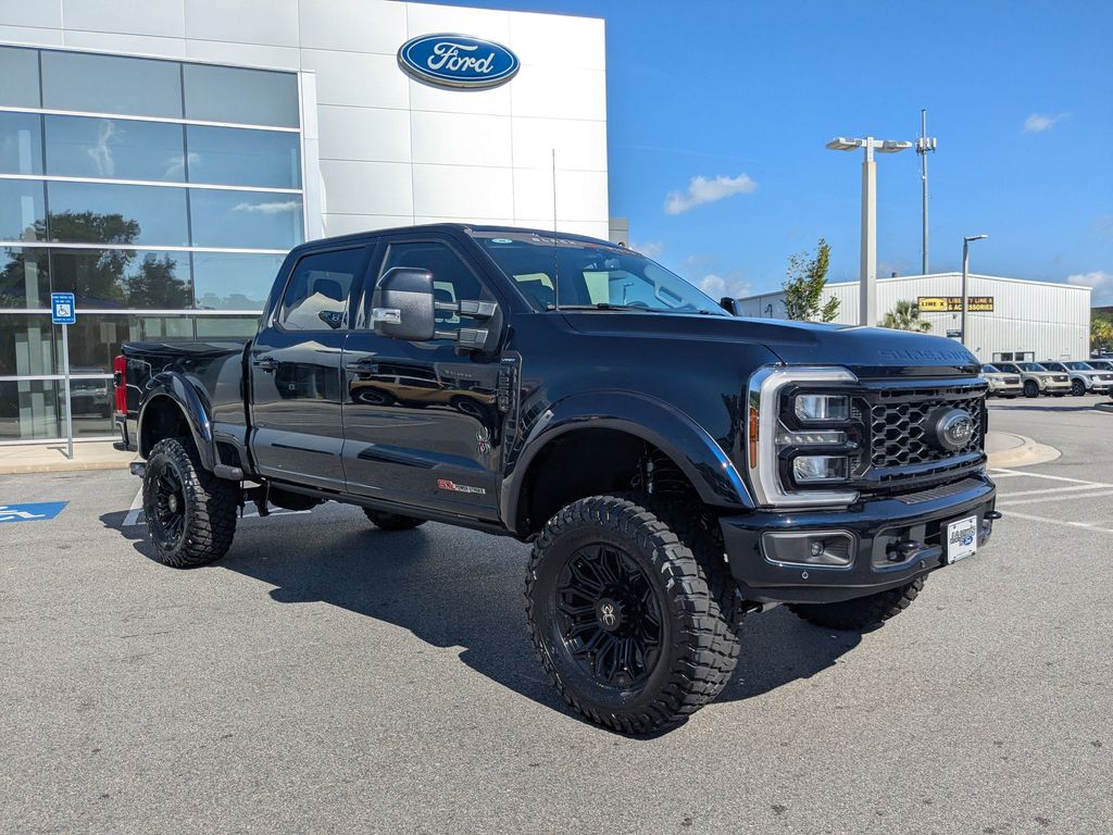 2025 Ford F-250 Super Duty Black Widow