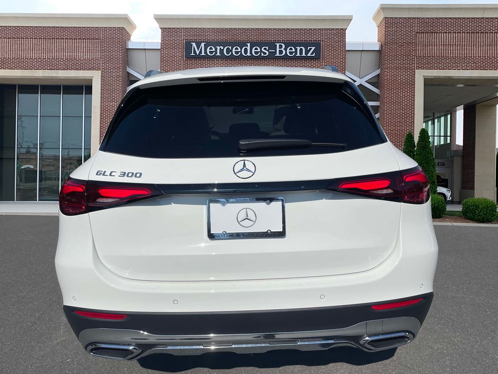 2025 Mercedes-Benz GLC 300 5