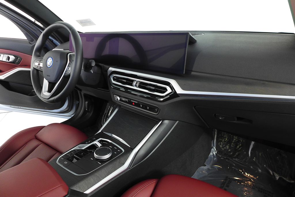 Thumbnail: 2023 BMW 3 Series - 13