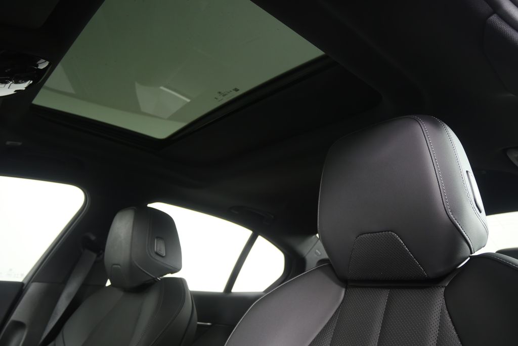 Thumbnail: 2025 BMW 5 Series - 11