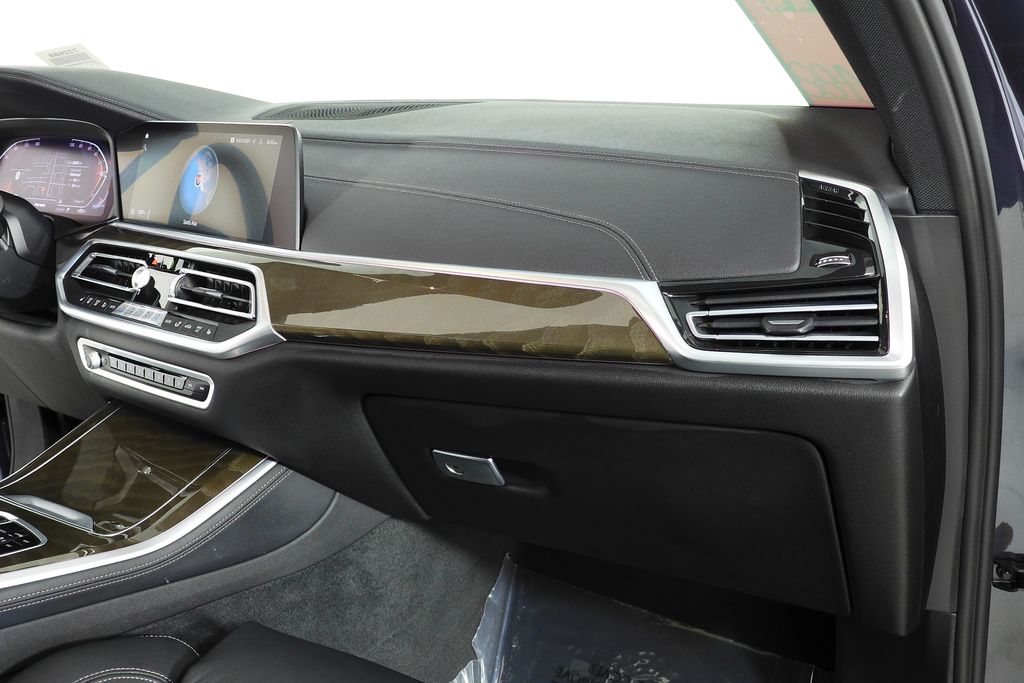 Thumbnail: 2022 BMW X5 - 14