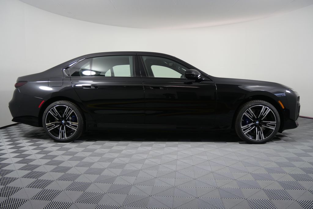 2025 BMW i7 xDrive60 2