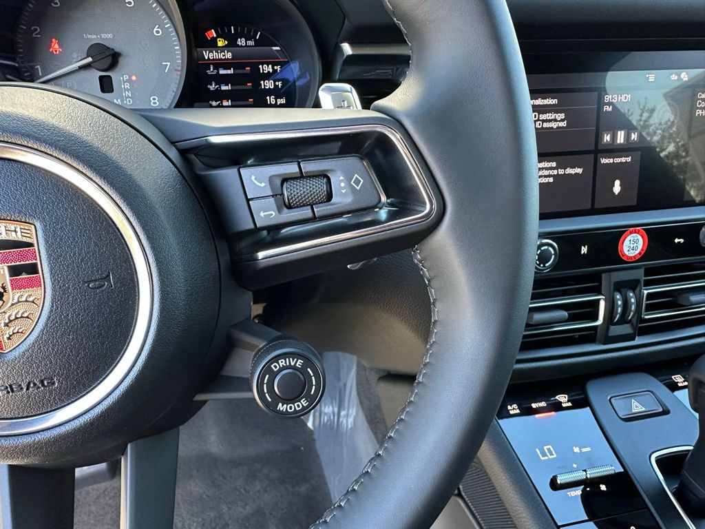 Thumbnail: 2026 Porsche Macan - 18