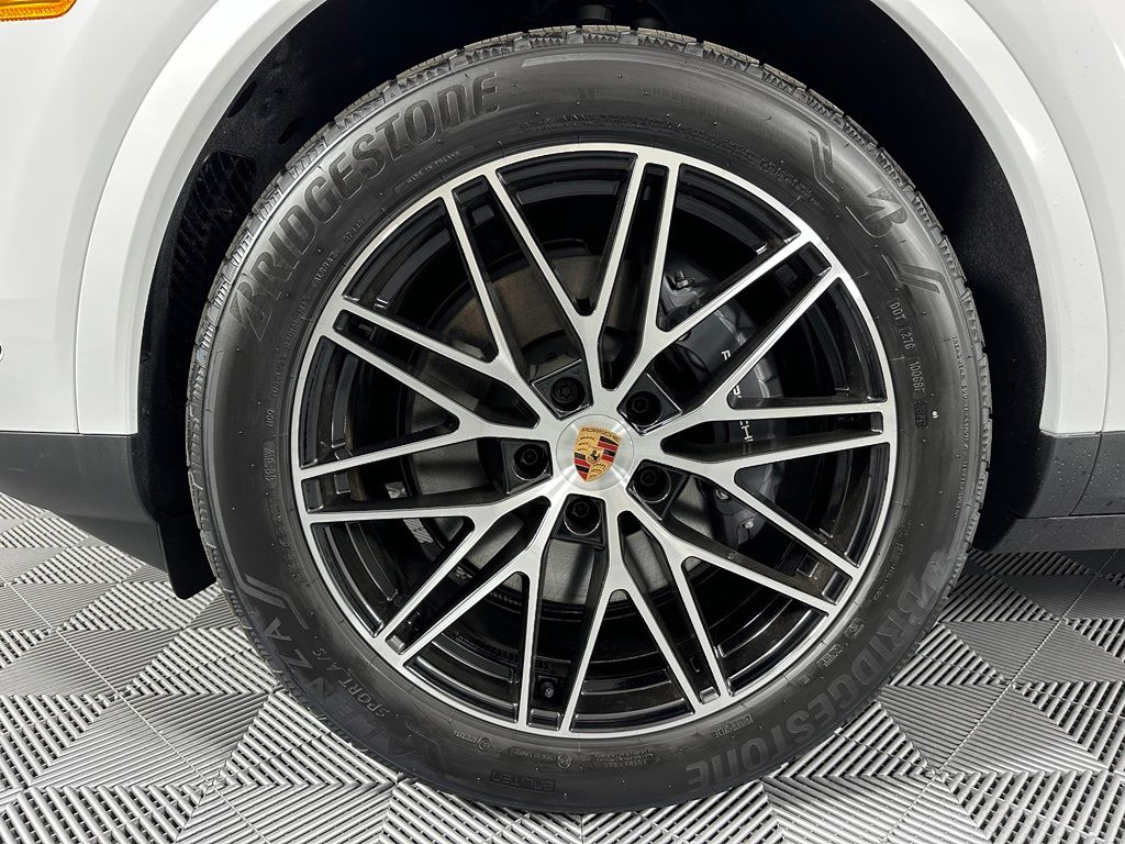 Thumbnail: 2026 Porsche Cayenne - 15