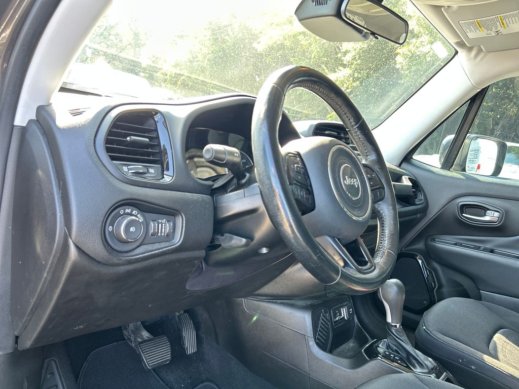 2017 Glacier Metallic Jeep Renegade Altitude FWD SUV