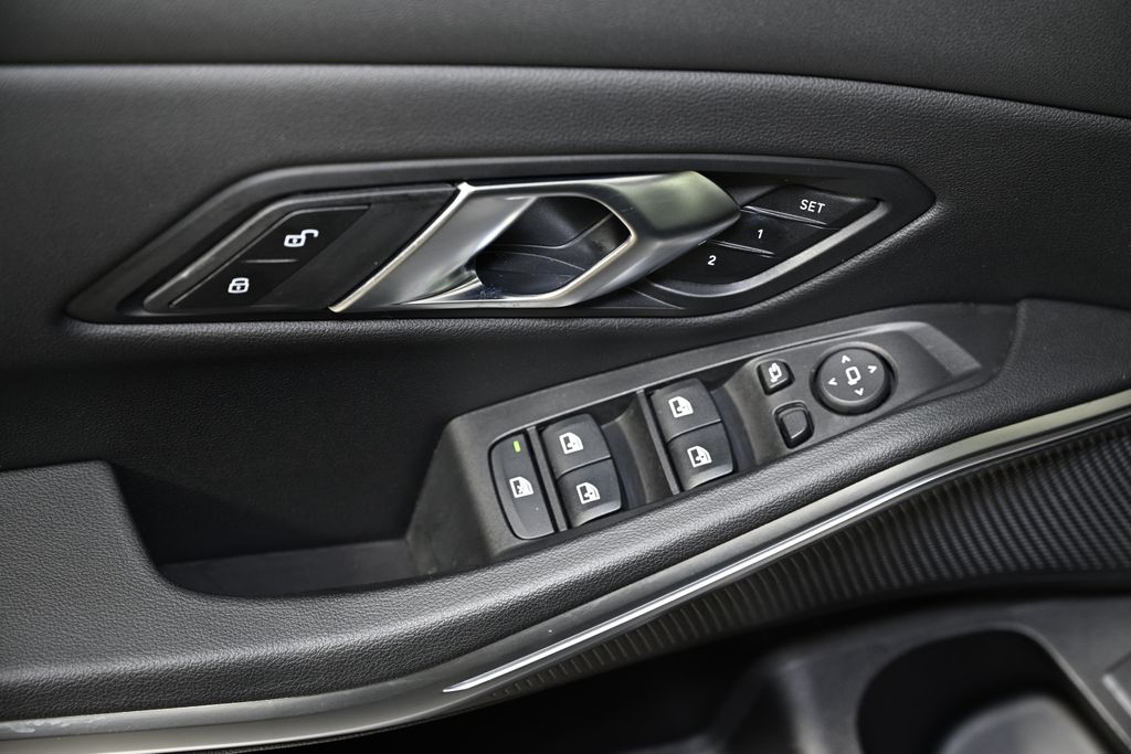 Thumbnail: 2024 BMW 3 Series - 22