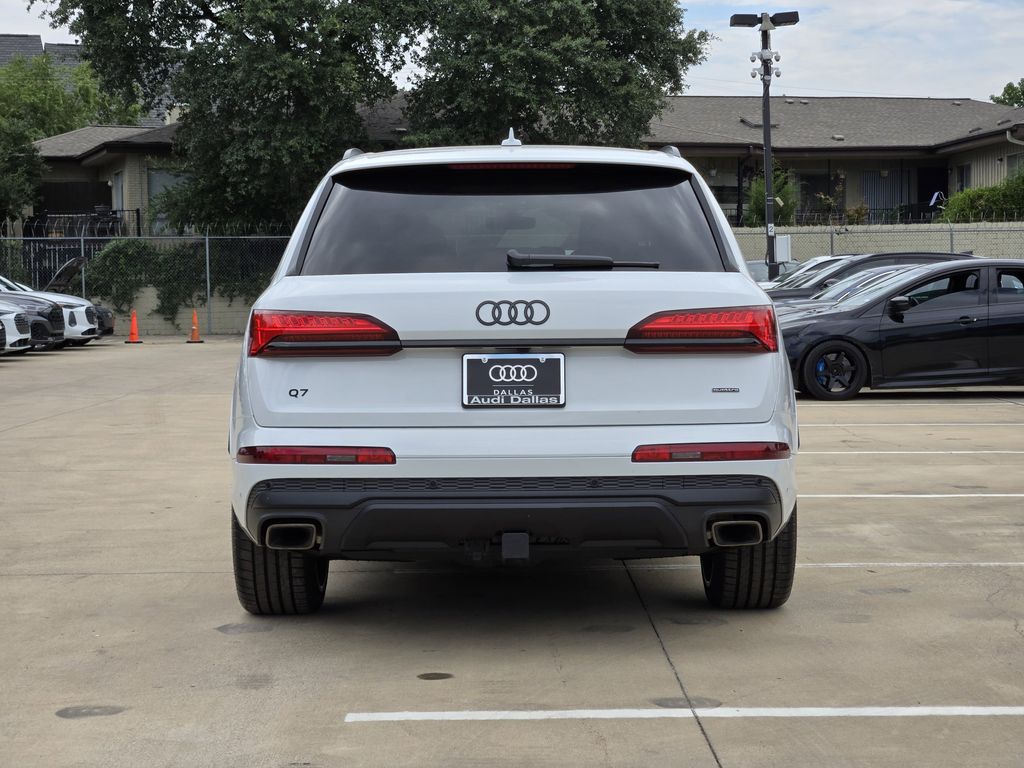 new 2025 Audi Q7 car, priced at $78,895