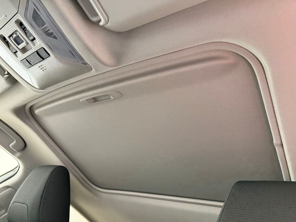 Thumbnail: 2022 Toyota RAV4 - 19