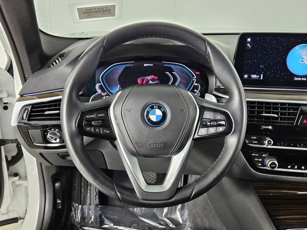 Thumbnail: 2023 BMW 5 Series - 27