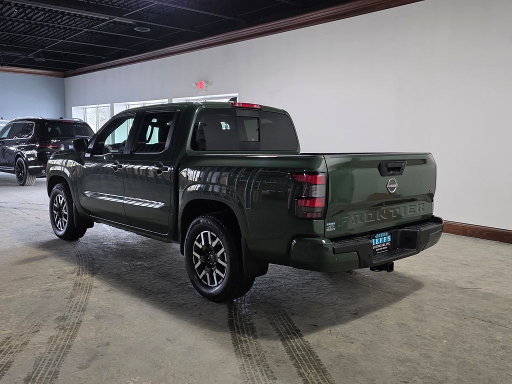 View vehicle photo 6