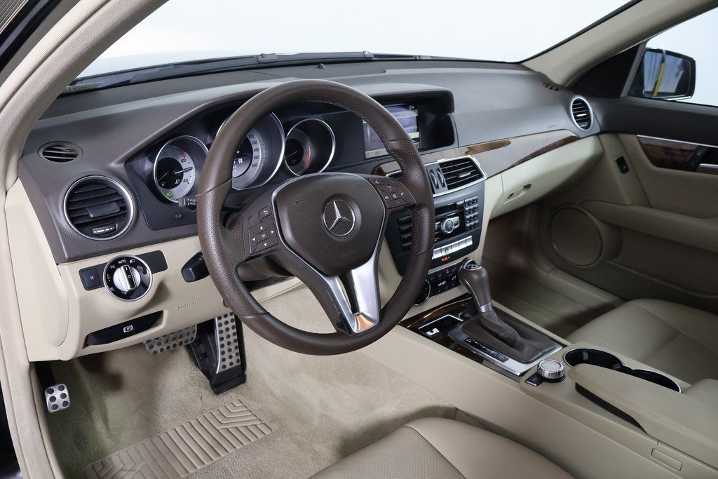 Thumbnail: 2012 Mercedes-Benz C-Class - 7