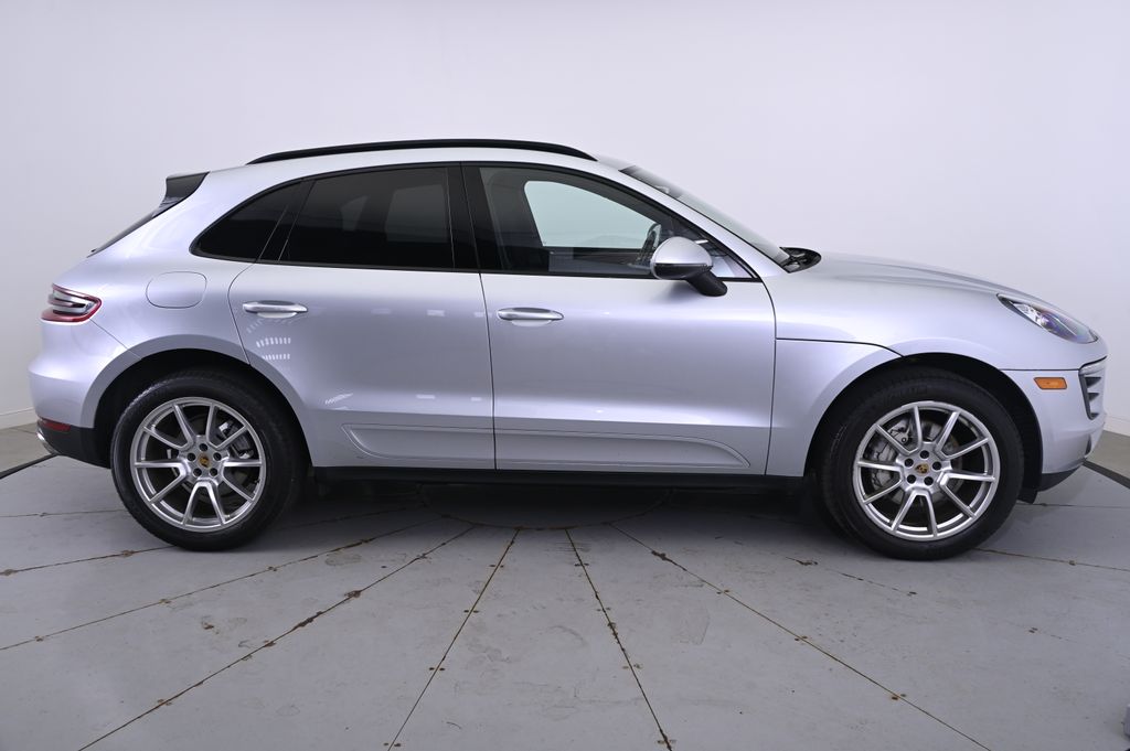 Thumbnail: 2018 Porsche Macan - 8