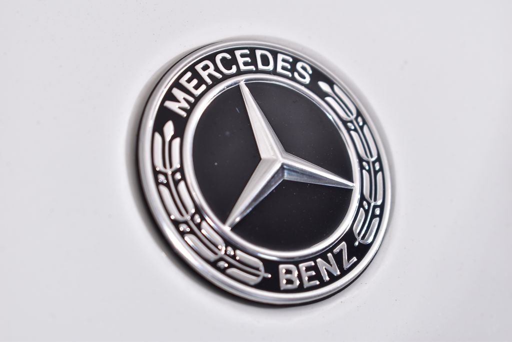 Thumbnail: 2025 Mercedes-Benz C-Class - 10