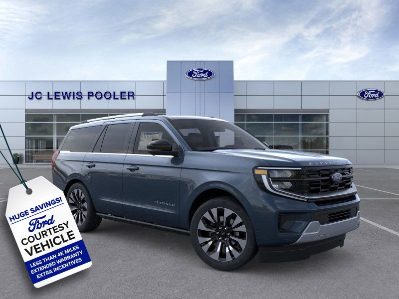 2025 Ford Expedition Platinum's photo
