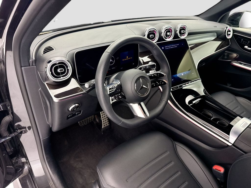 Thumbnail: 2026 Mercedes-Benz GLC - 9
