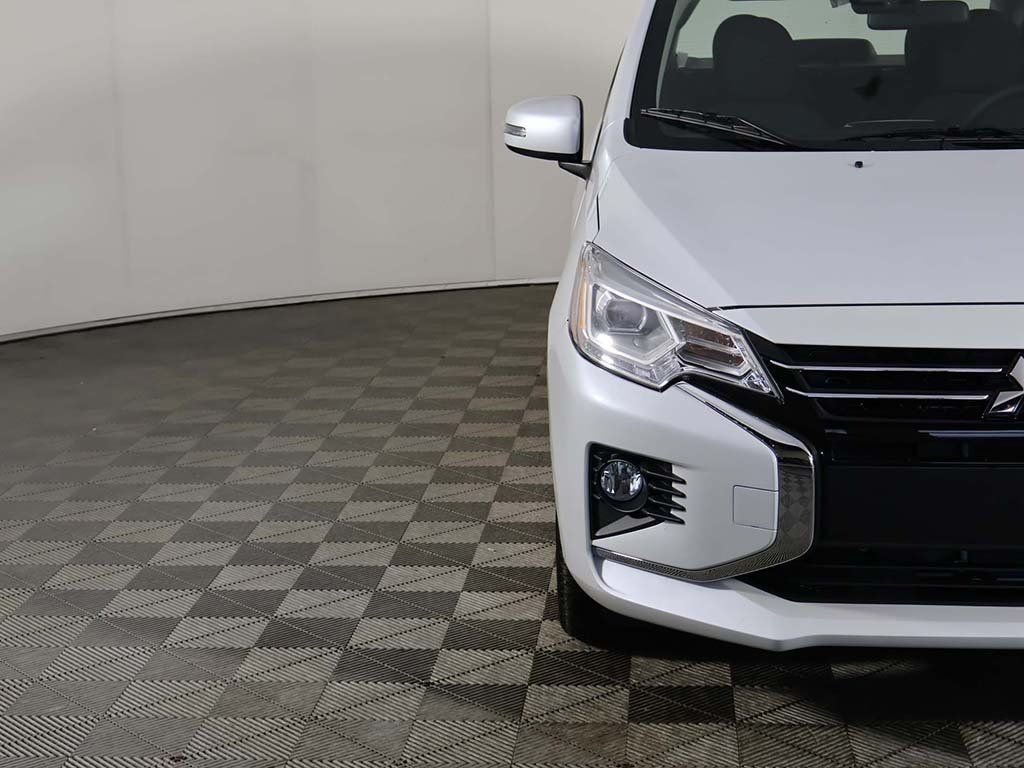 Used 2024 White Mitsubishi SE image 11