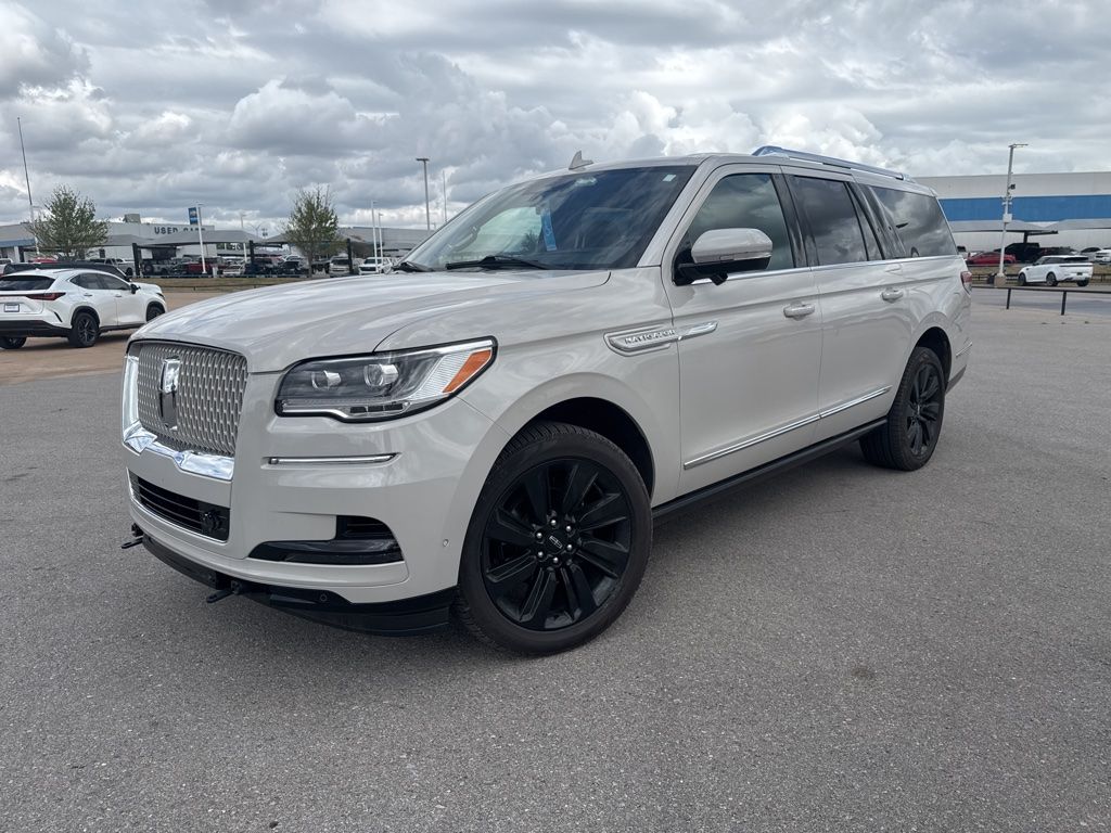 Pearl Metallic 2024 Lincoln Navigator L Reserve 4WD SUV / Crossover Four-Wheel Drive Automatic