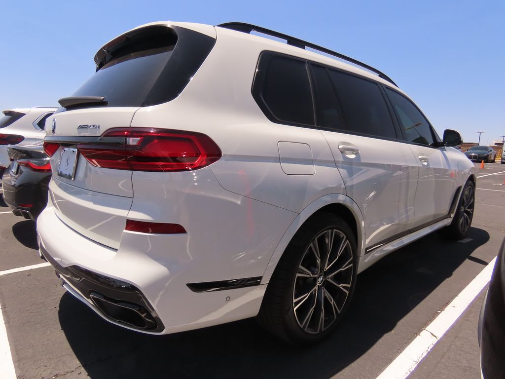 Thumbnail: 2021 BMW X7 - 3