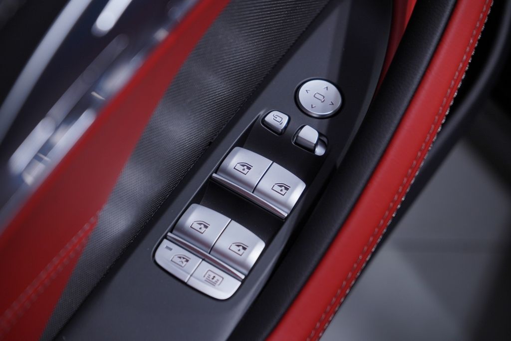 Thumbnail: 2026 BMW 8 Series - 17