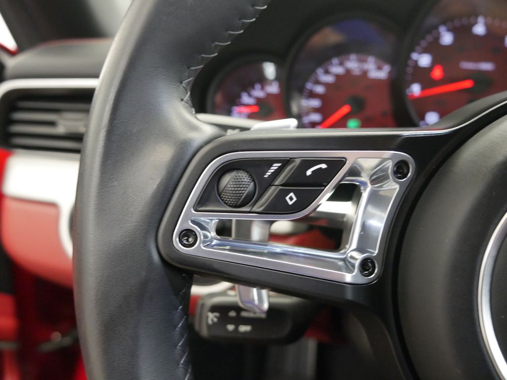 Thumbnail: 2019 Porsche 911 - 24