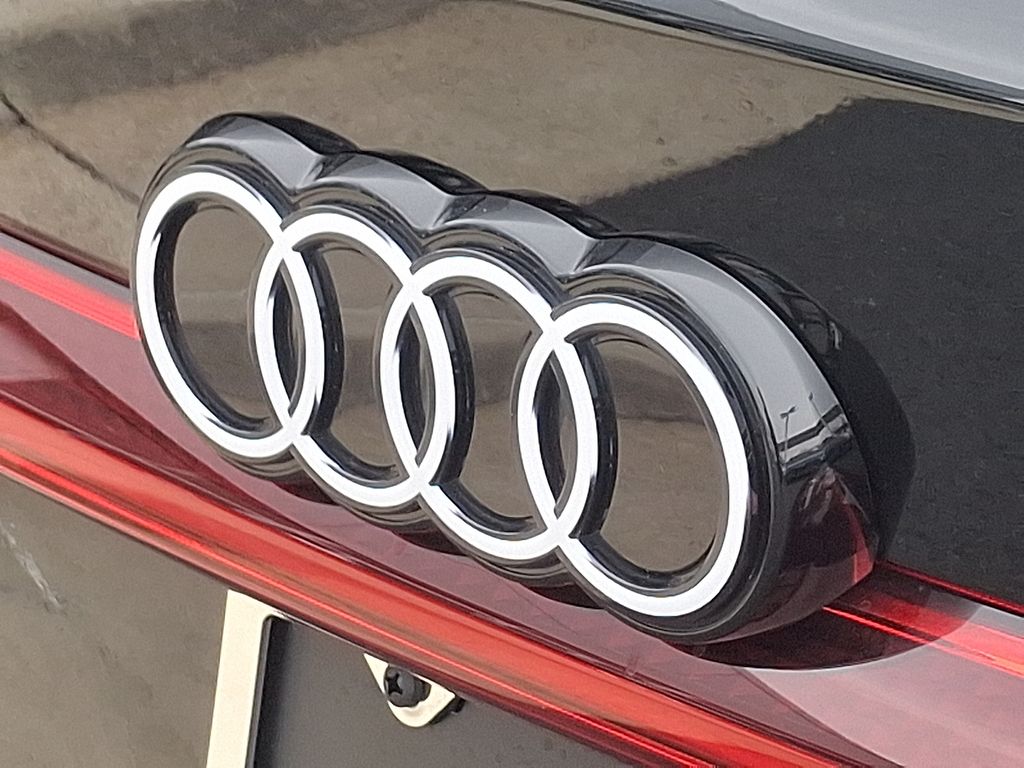 Thumbnail: 2025 Audi e-tron S - 30