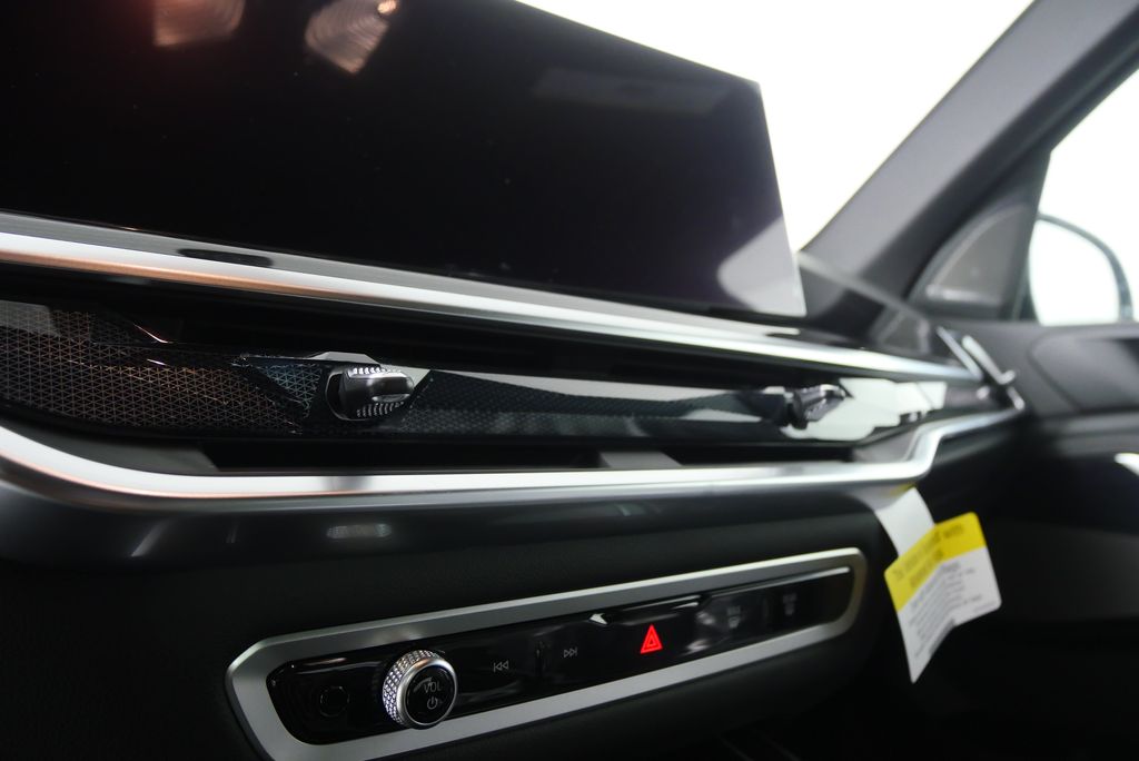 Thumbnail: 2026 BMW X5 - 20