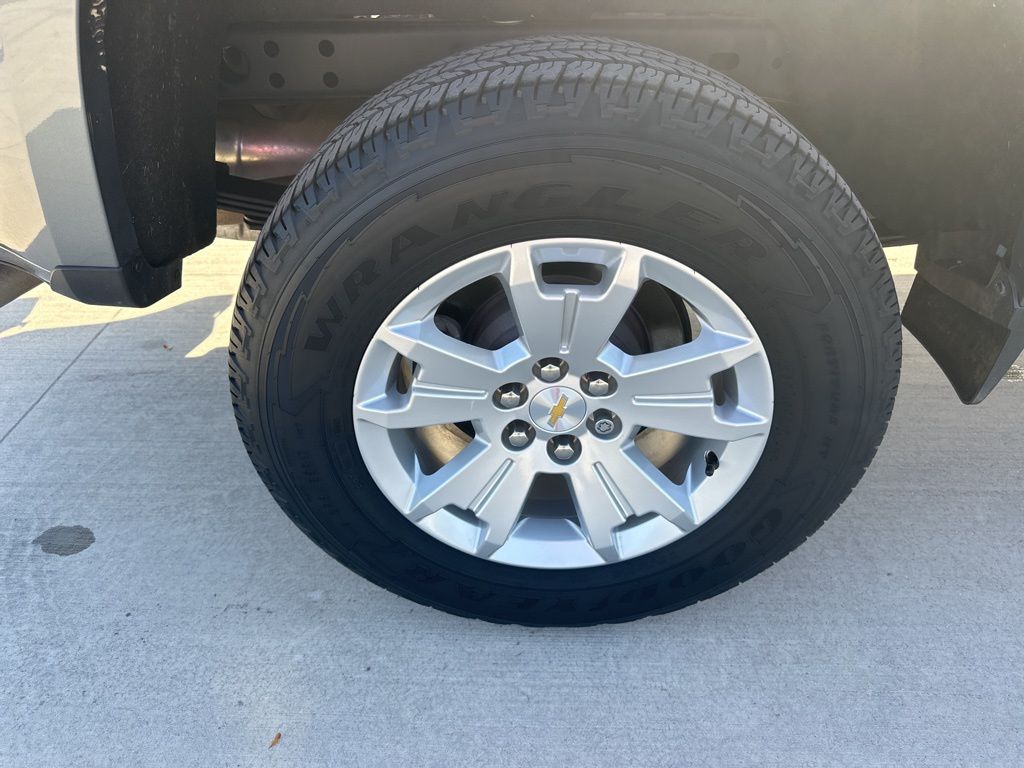 2021 Chevrolet Colorado LT 13