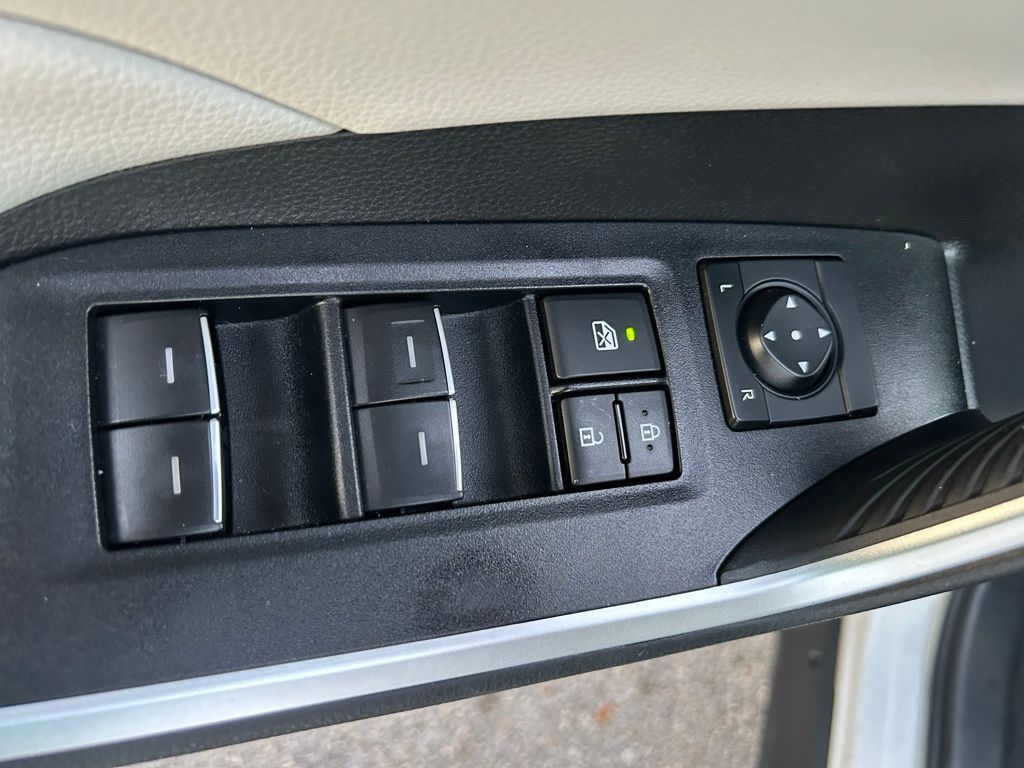 Thumbnail: 2024 Toyota RAV4 - 17