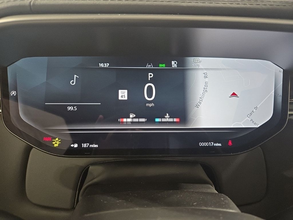 New 2026 Silver Land Rover Dynamic SE image 11