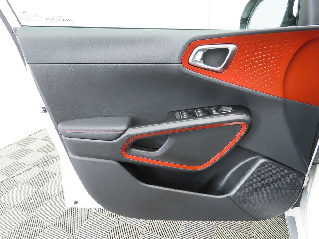 2023 Kia Soul GT-Line 24