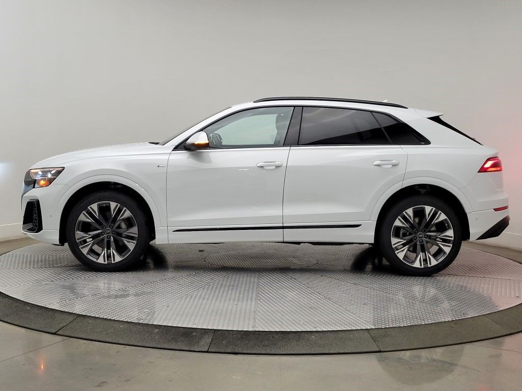Thumbnail: 2026 Audi Q8 - 3