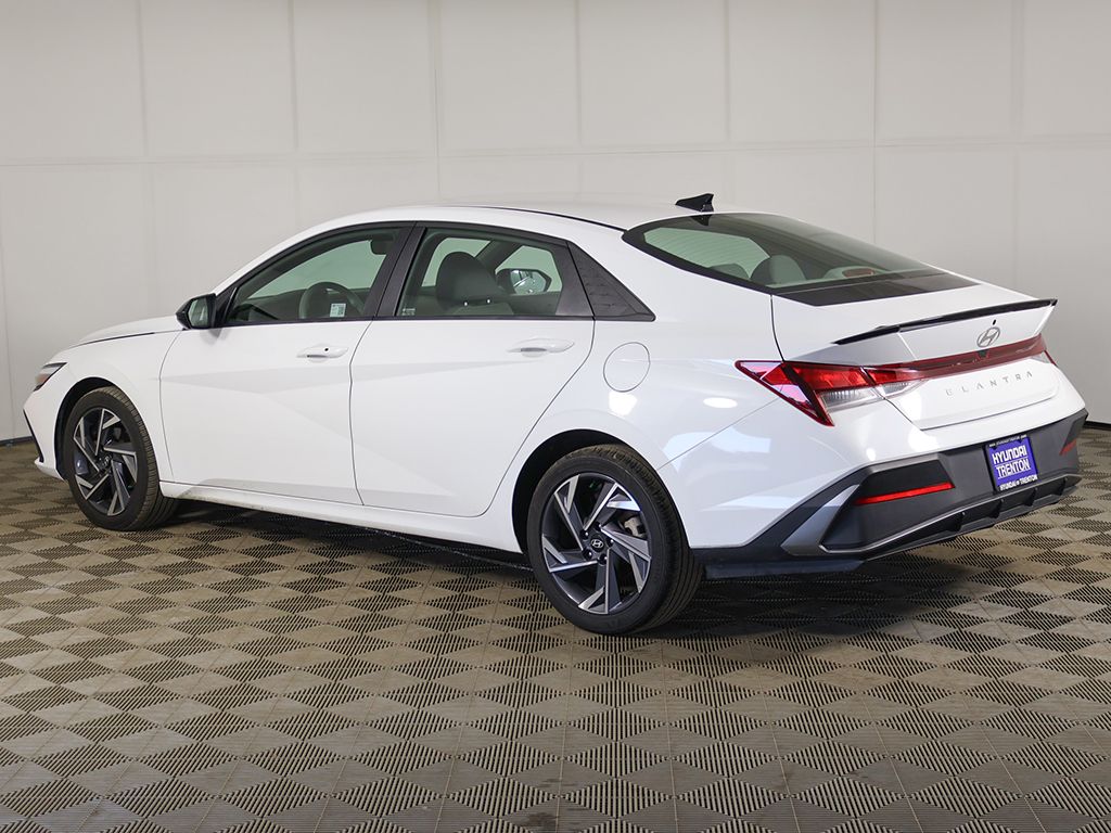 Certified Used 2025 White Hyundai SEL Sport image 8