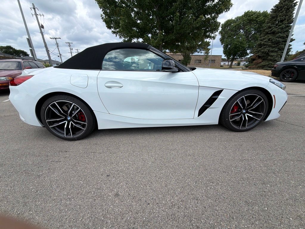 Alpine White 2025 BMW Z4 Convertible Rear-Wheel Drive Manual
