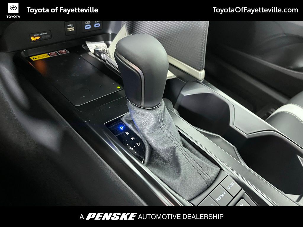 Thumbnail: 2025 Toyota Camry - 31