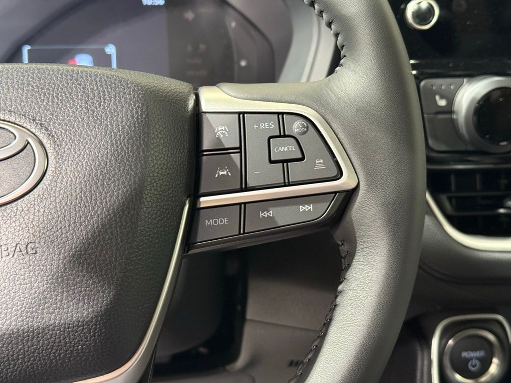 Thumbnail: 2026 Toyota Grand Highlander - 27