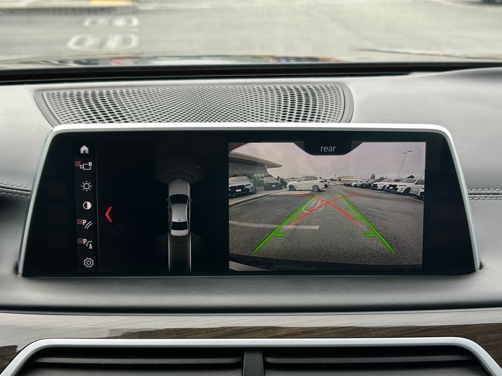 Thumbnail: 2018 BMW 7 Series - 23