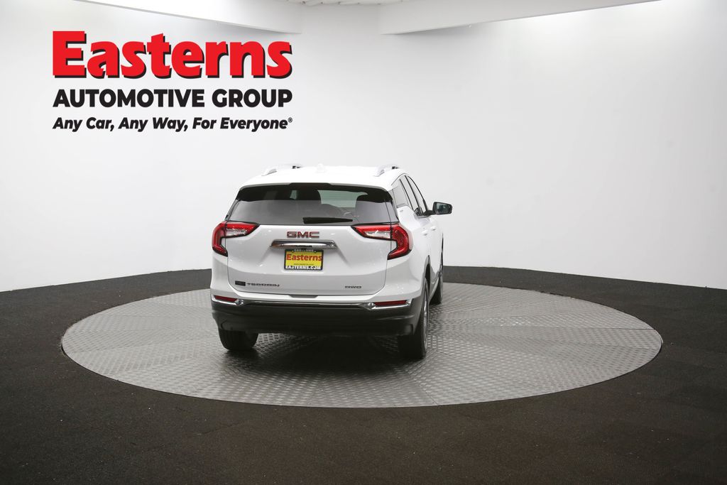 Used 2023 White GMC SLT image 39