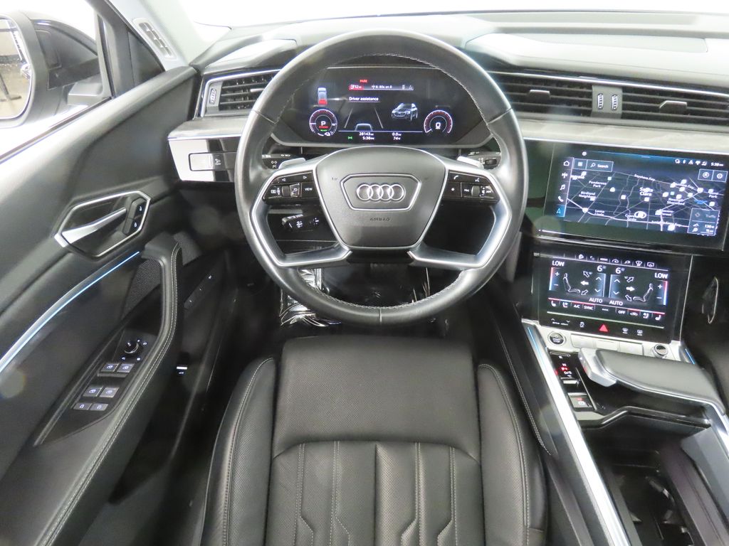 Thumbnail: 2024 Audi Q8 e-tron - 11