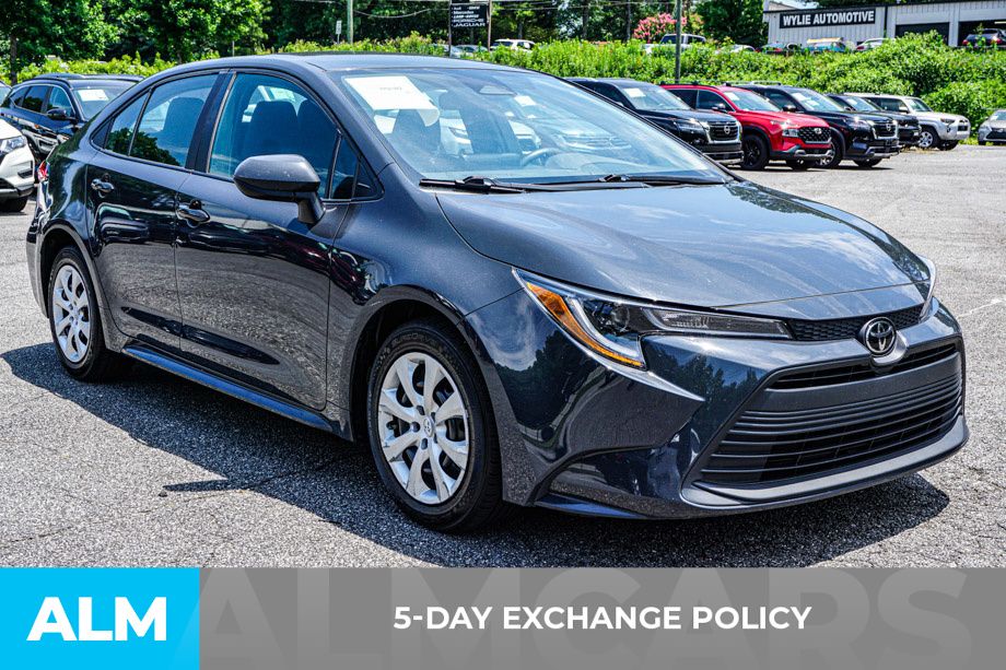 2023 Toyota Corolla LE photo 3