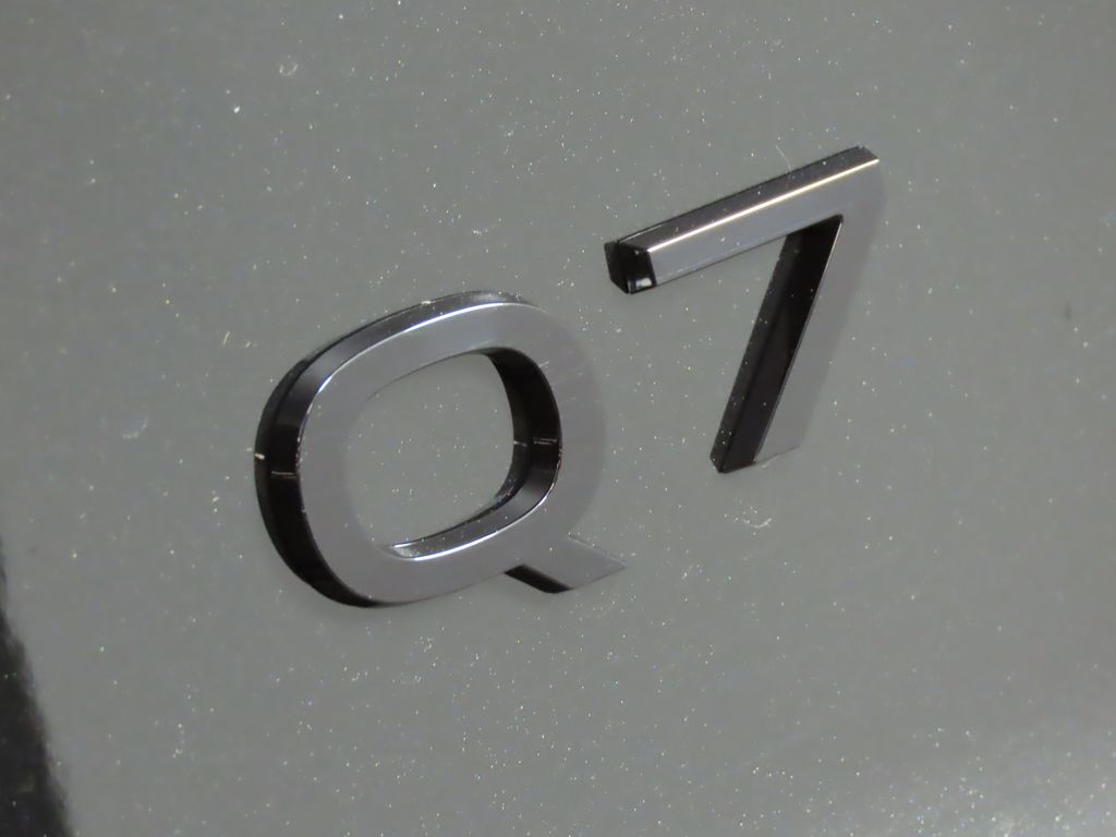 Thumbnail: 2025 Audi Q7 - 9