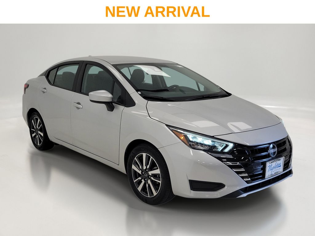 Brilliant Silver Metallic 2025 Nissan Versa Sedan Front-Wheel Drive Continuously Variable Transmission