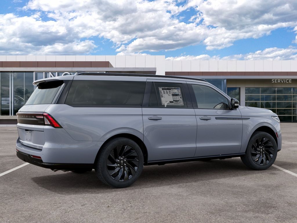 Thumbnail: 2027 Lincoln Navigator L - 6