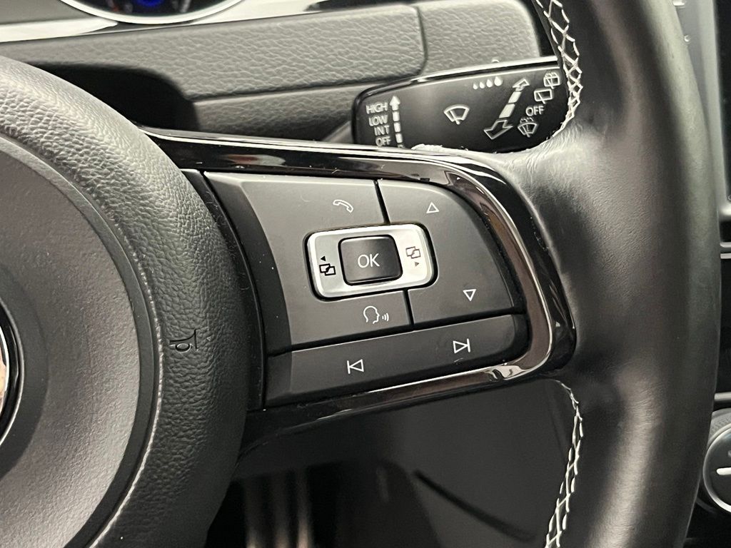 Thumbnail: 2016 Volkswagen Golf - 14
