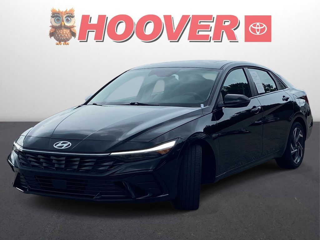 Used 2025 Black Hyundai Limited image 3