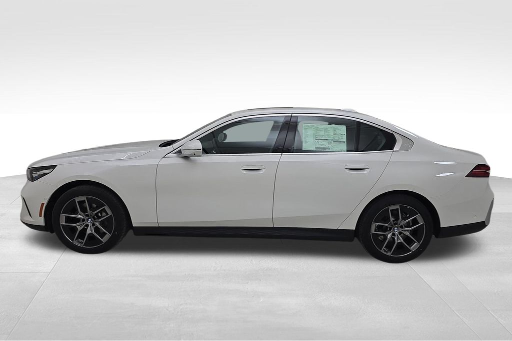 2026 BMW 5 Series 530i - Photo 7
