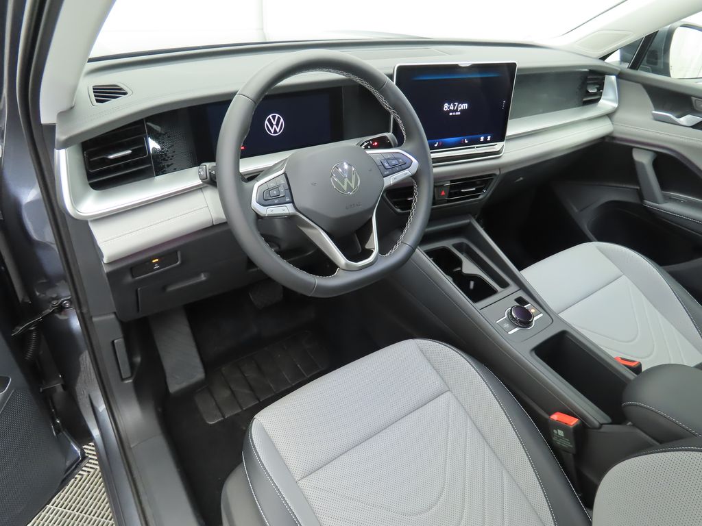 Thumbnail: 2025 Volkswagen Tiguan - 10