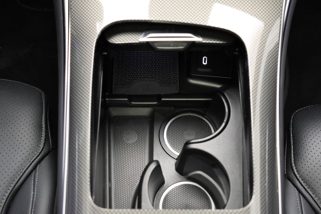 Thumbnail: 2025 Mercedes-Benz GLC - 24