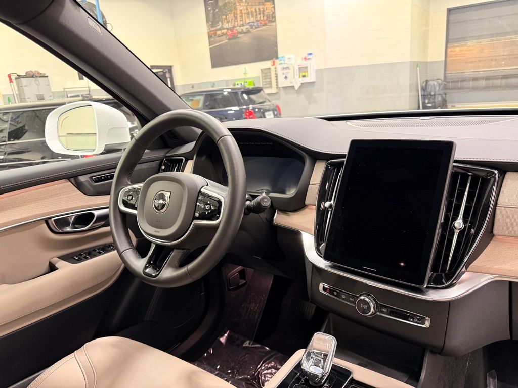 Thumbnail: 2026 Volvo XC90 - 30