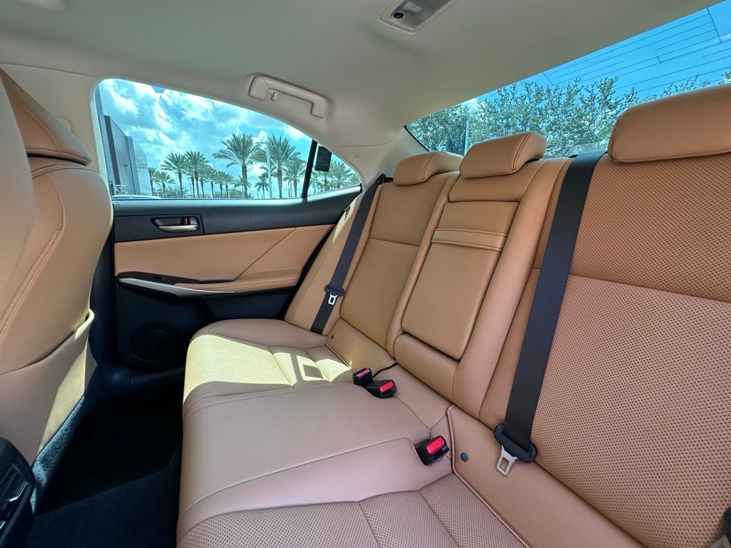 Thumbnail: 2019 Lexus IS - 28