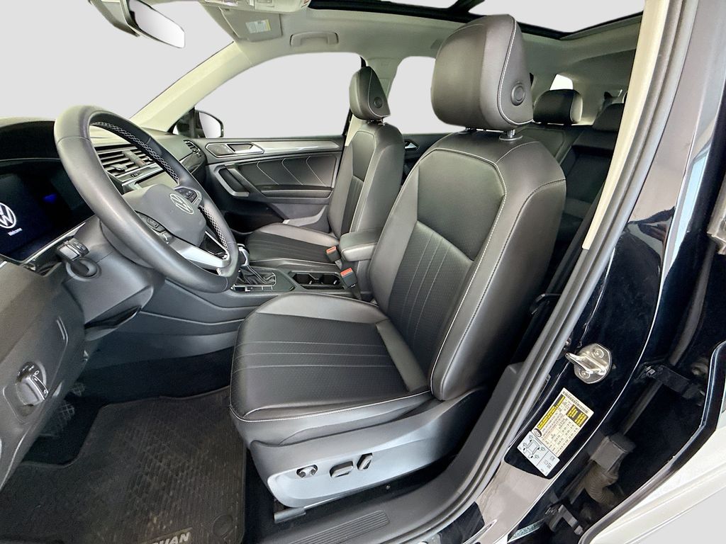 Thumbnail: 2022 Volkswagen Tiguan - 19
